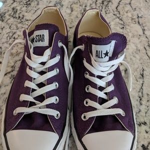 Size 9 women's purple Converse